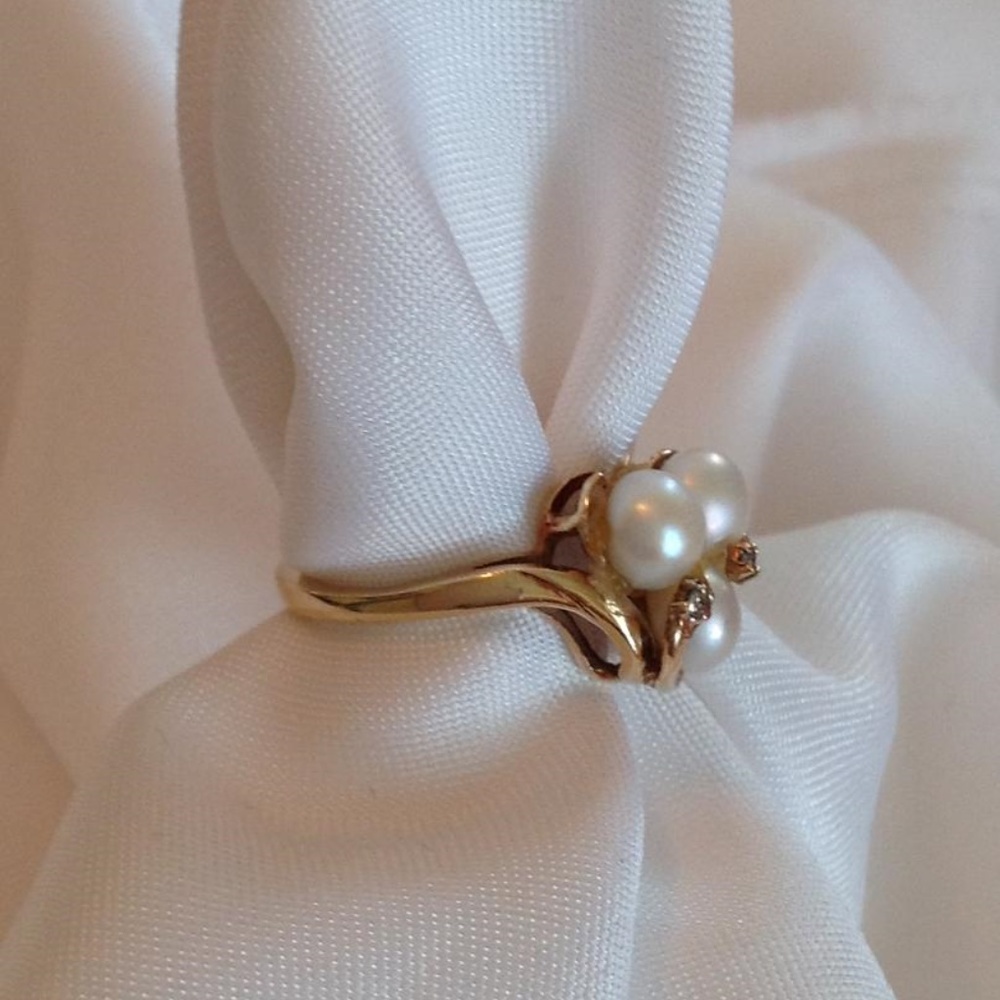 💲SALE💲Genuine Cultured Freshwater White 6mm Pearl Diamond Accent 10K Ring - Picture 2 of 8